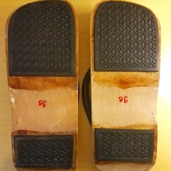 Wooden Flip-Flops - Picture 11 of 11